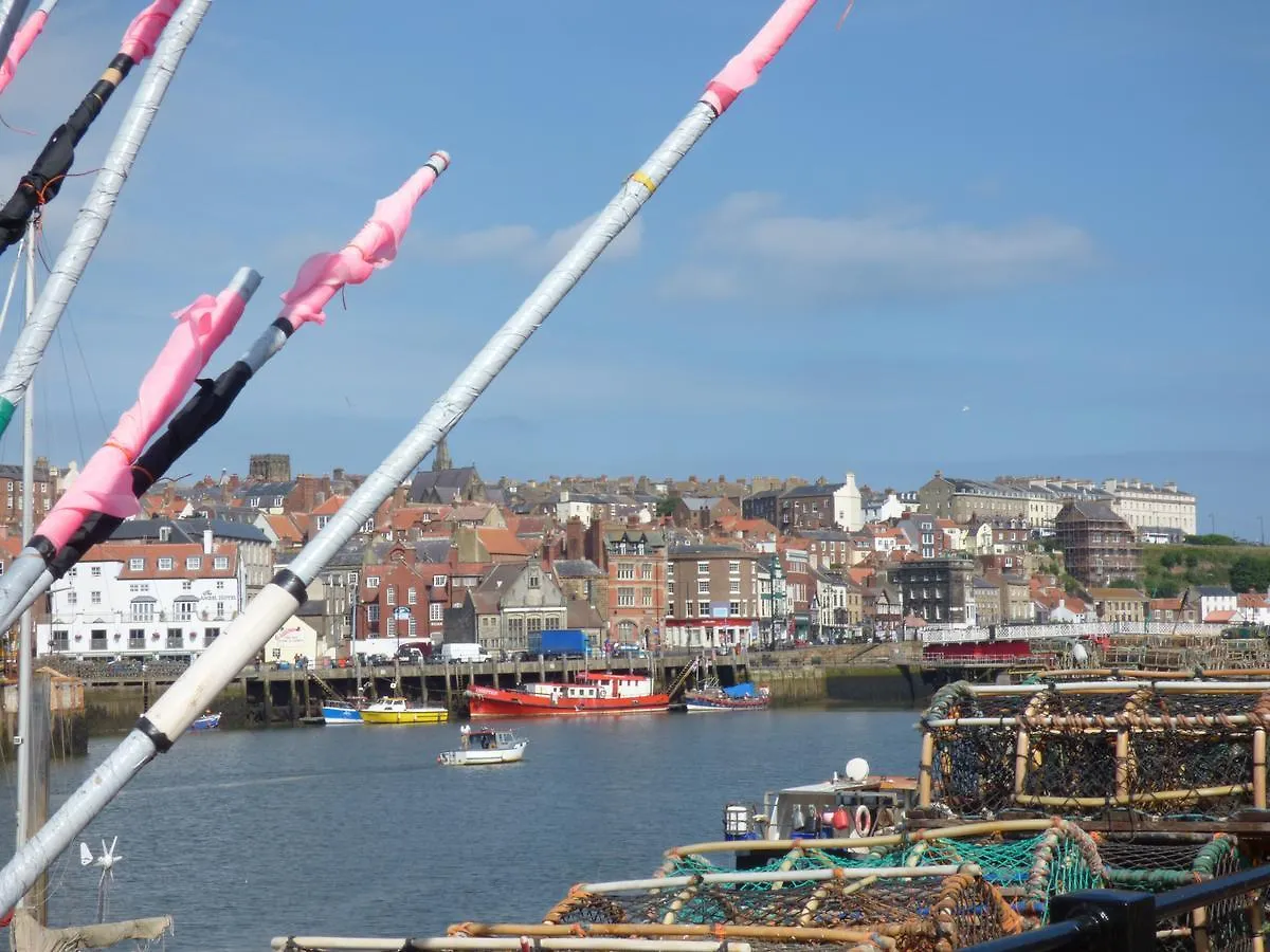 Willa 3 George Street Whitby 0*,